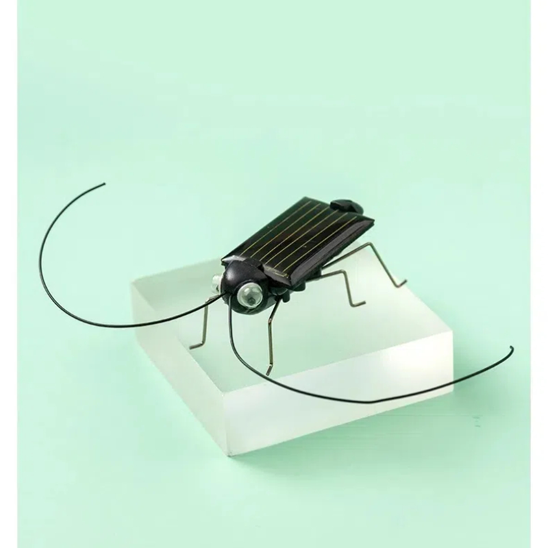 Kingdom Kids Education - Solar Powered Locust Grasshopper Toy Moving
